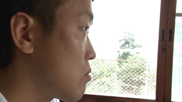 شخص ژاپنی در بیدمشک gf خود خاطرات سکسی با مادرزن شیرجه می زند