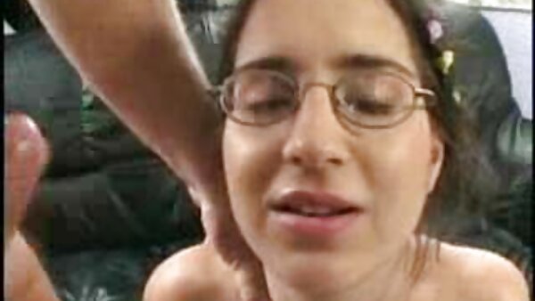 پرستار زیبای سکسی، میکو آیری، یک ویدیوی POV سکس زوری با مادرزن را دریل کرد
